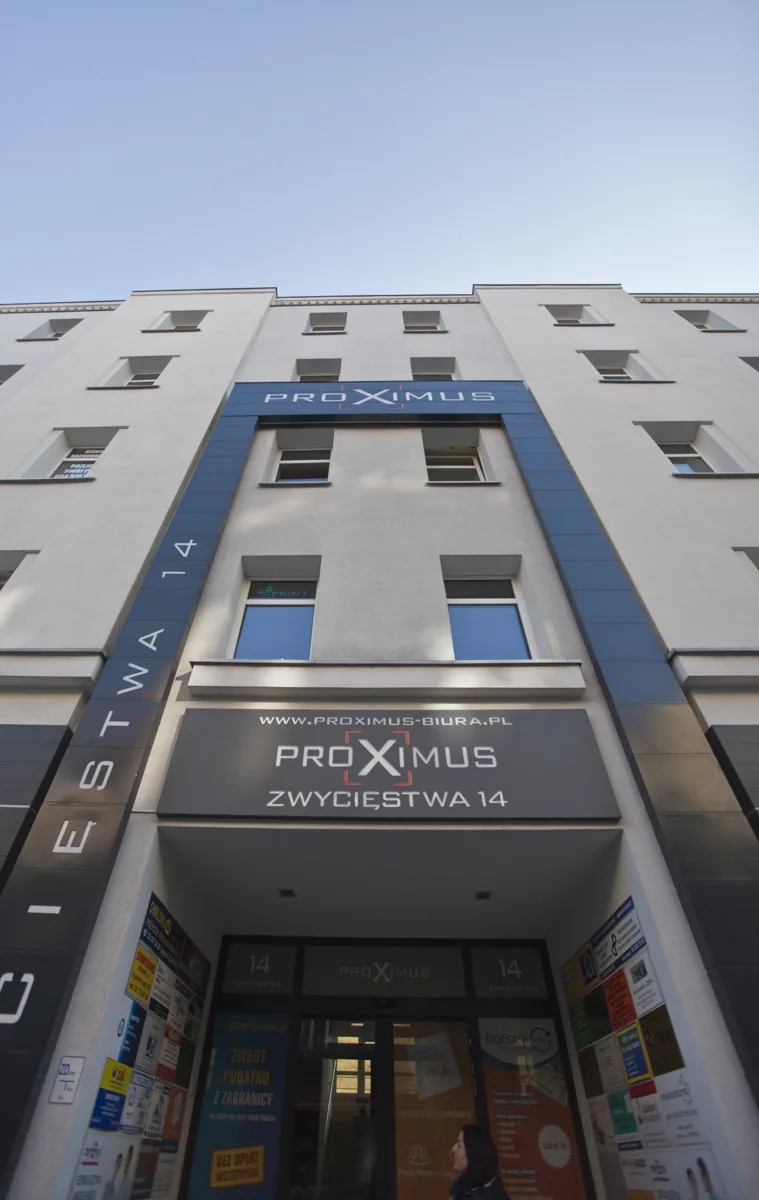Elewacja i wejście do biurowca Proximus